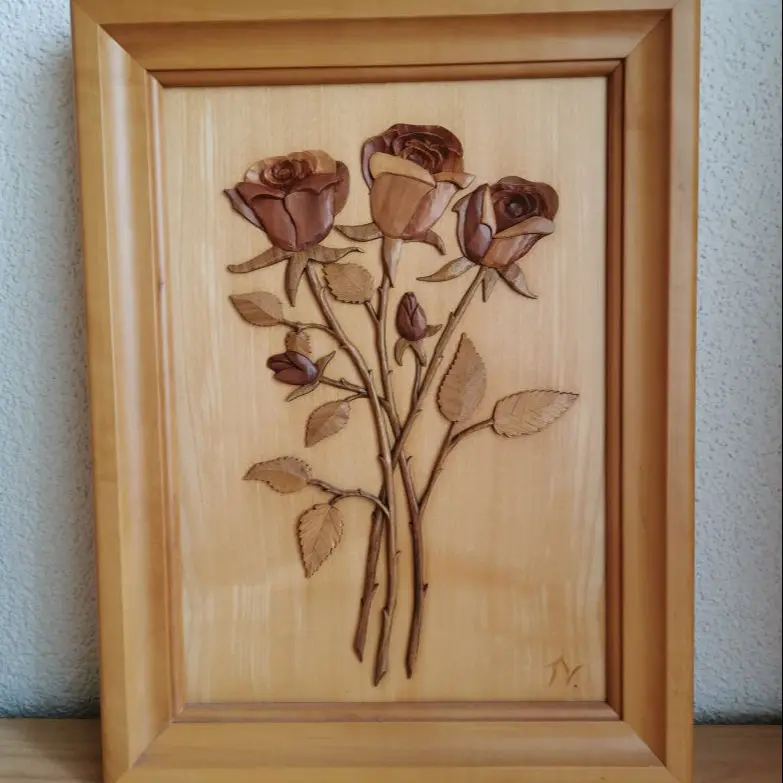 Bild mit Intersienschnitzereien