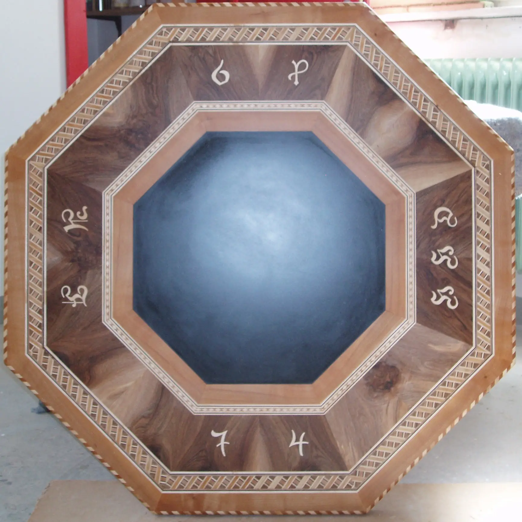 Original Montafonertisch mit Intarsien